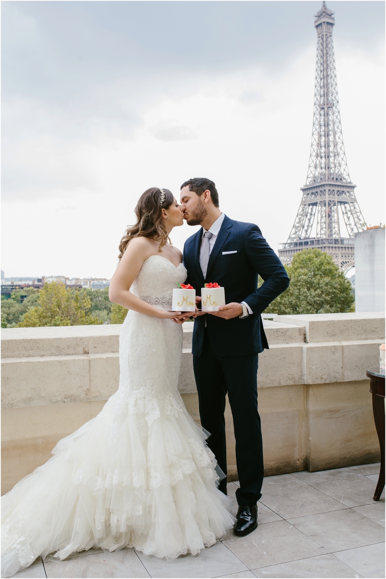 Elopement in Paris Photographer