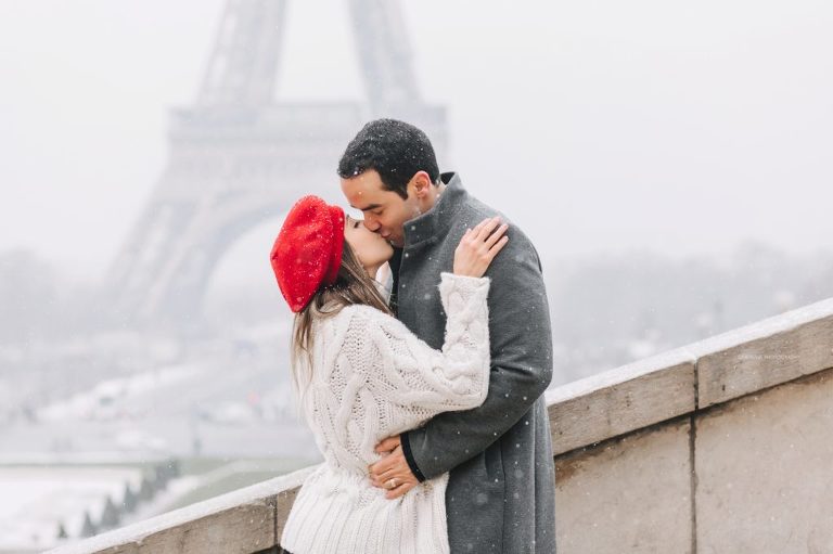 snowy paris photo shooting
