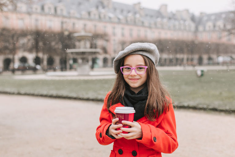 snowy family session paris